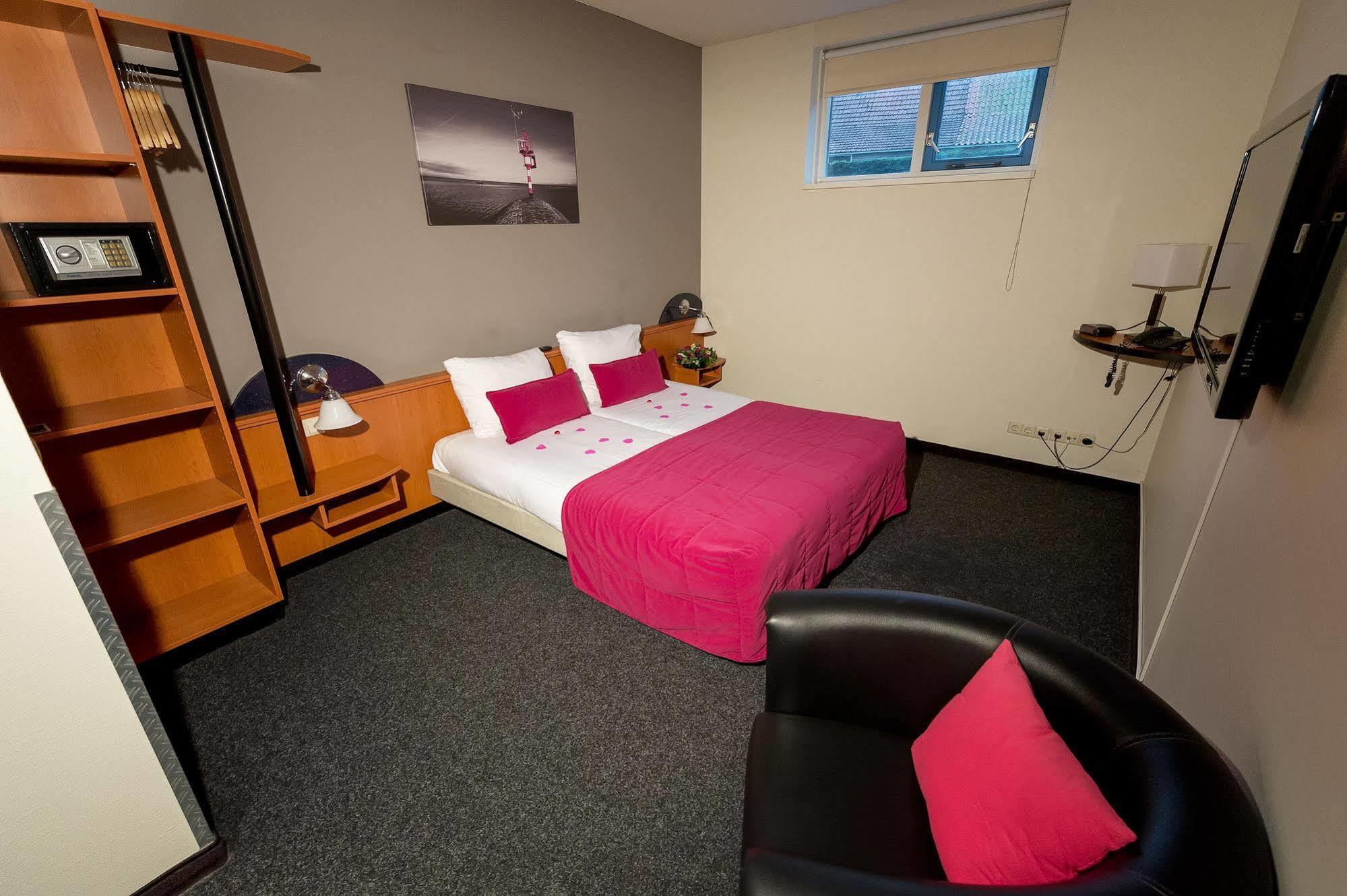 Hotel Bornholm West-Terschelling Eksteriør billede